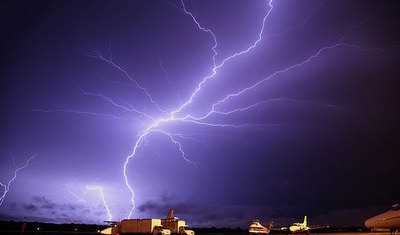 强烈天气频繁玉林市发生多起雷击事故